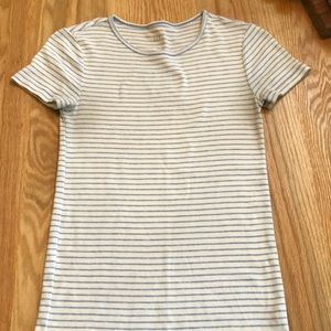Gap blue and white stripe fitted tee
